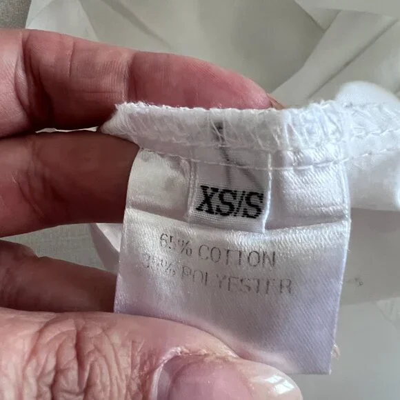 The Frankie Shop Ultra Cropped Sleeveless Button Down Shirt - Picture 4 of 5